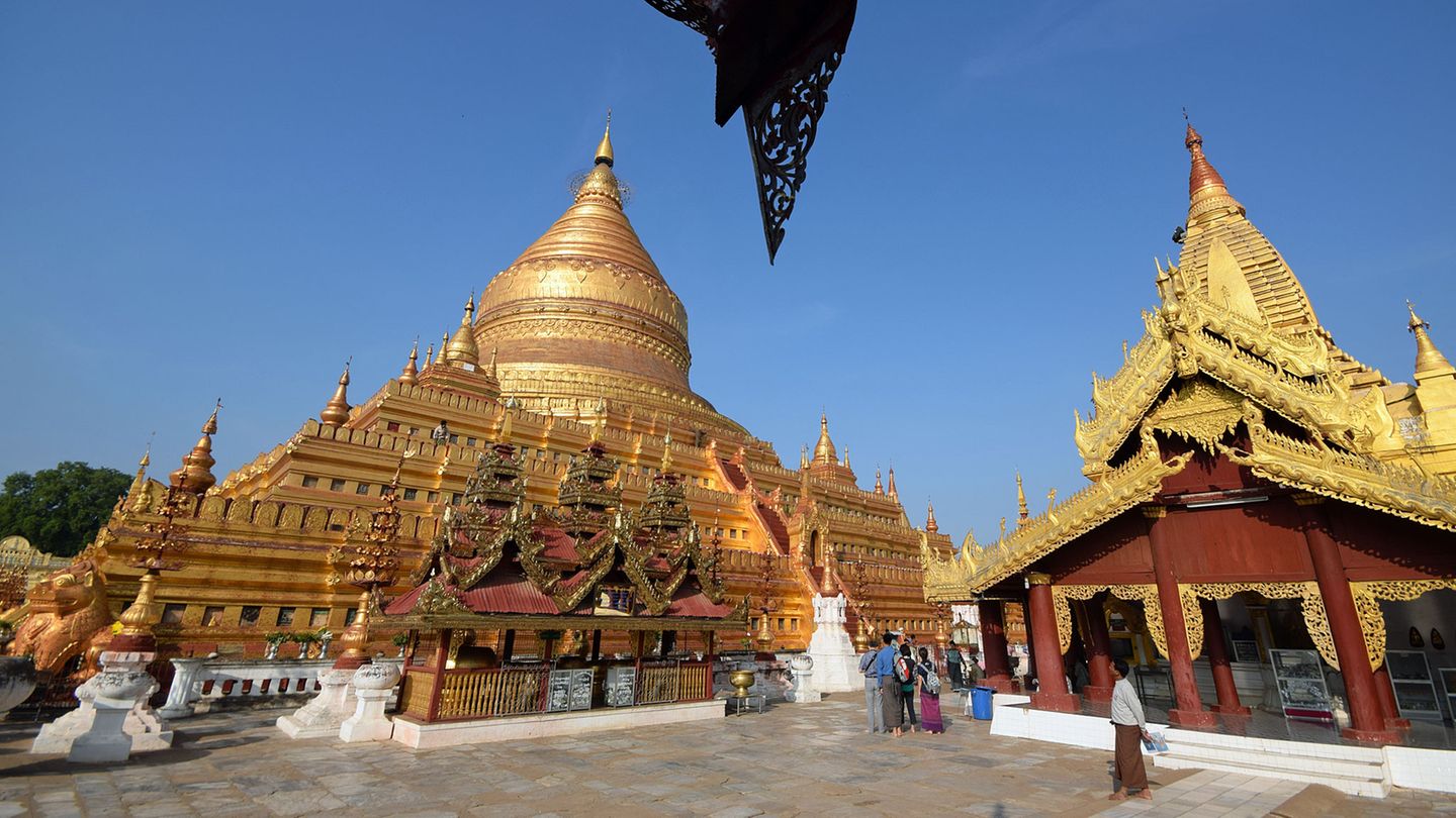 Shwezigon Pagode in Bagan
