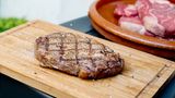 Das Wichtigste beim Branding: Der Grill muss richtig heiß sein. Ideal sind 300° Celsius.