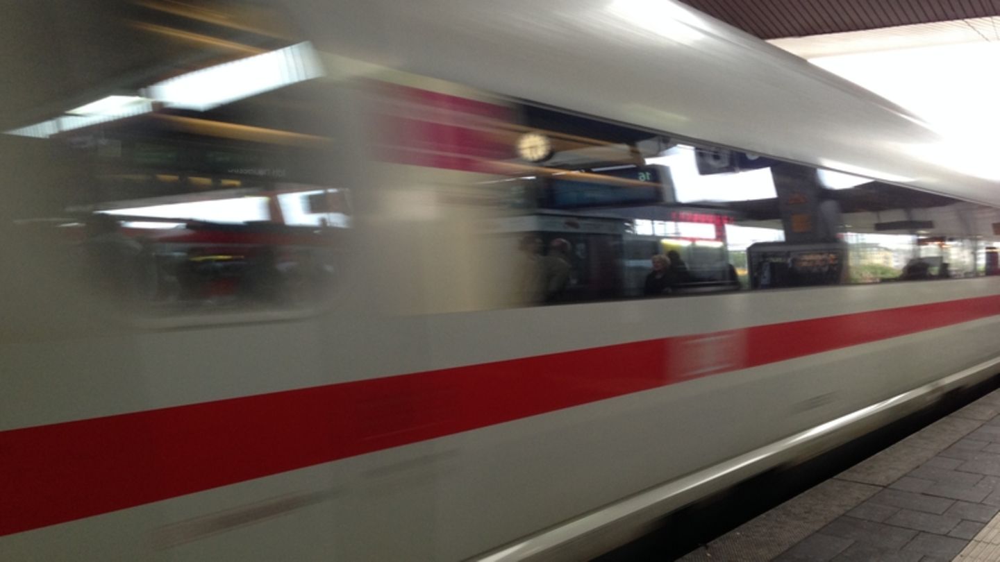 Neulich im Auto: Tschüss, Auto und Fernbus – Ist die Deutsche Bahn ihr Geld wert?