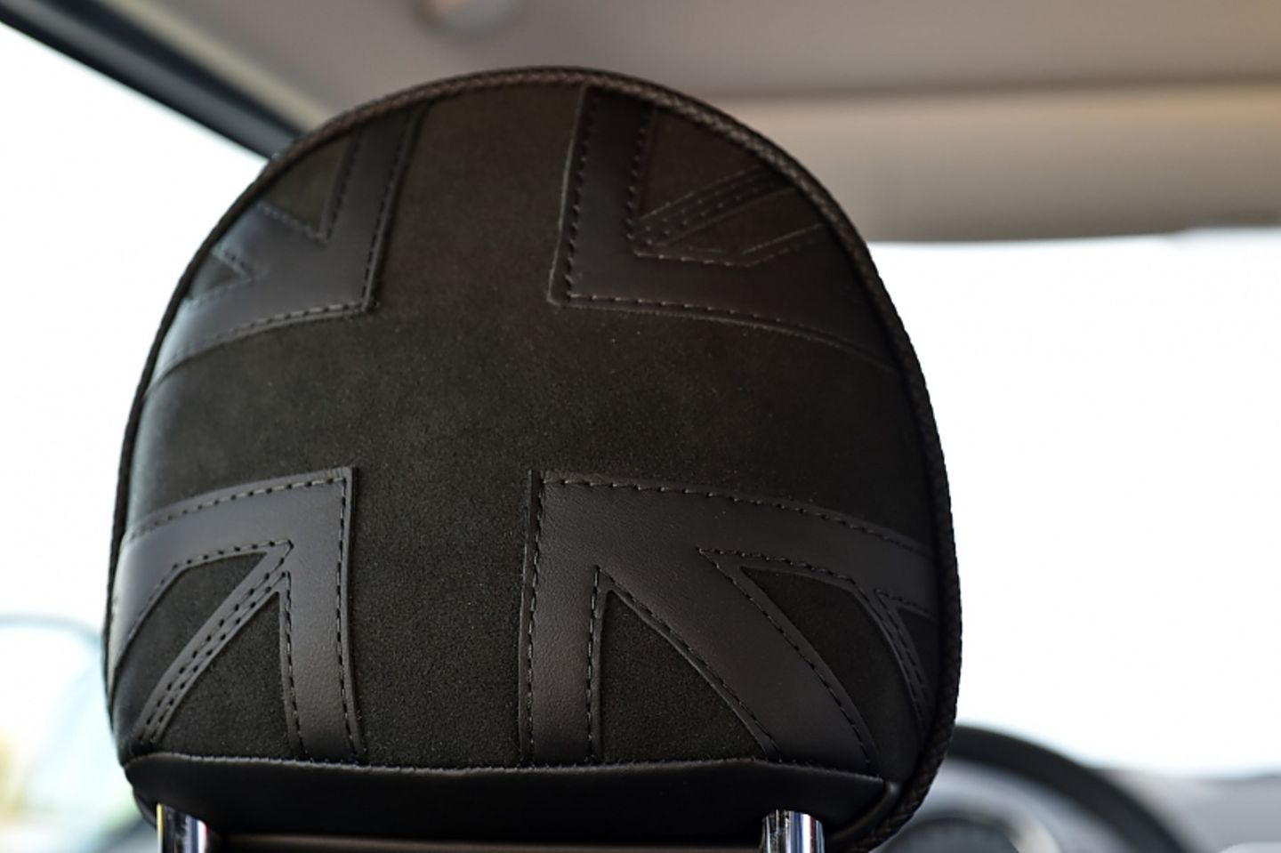 Mini Cooper SD Clubman All4 - das Unionjack-Logo könnte dezenter sein