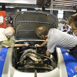 Mille Miglia die Techniker haben alle Hände voll zu tun