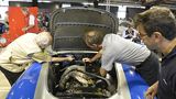 Mille Miglia die Techniker haben alle Hände voll zu tun