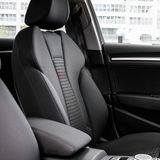 Die Sportsitze bieten genug Seitenhalt