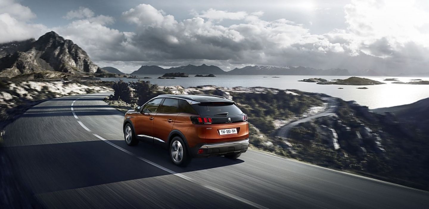Die Zeiten der überfrachteten Lenkräder und Mittelkonsolen sind auch bei Peugeot vorbei