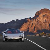 Der McLaren 570GT ist 2,10 Meter breit,...