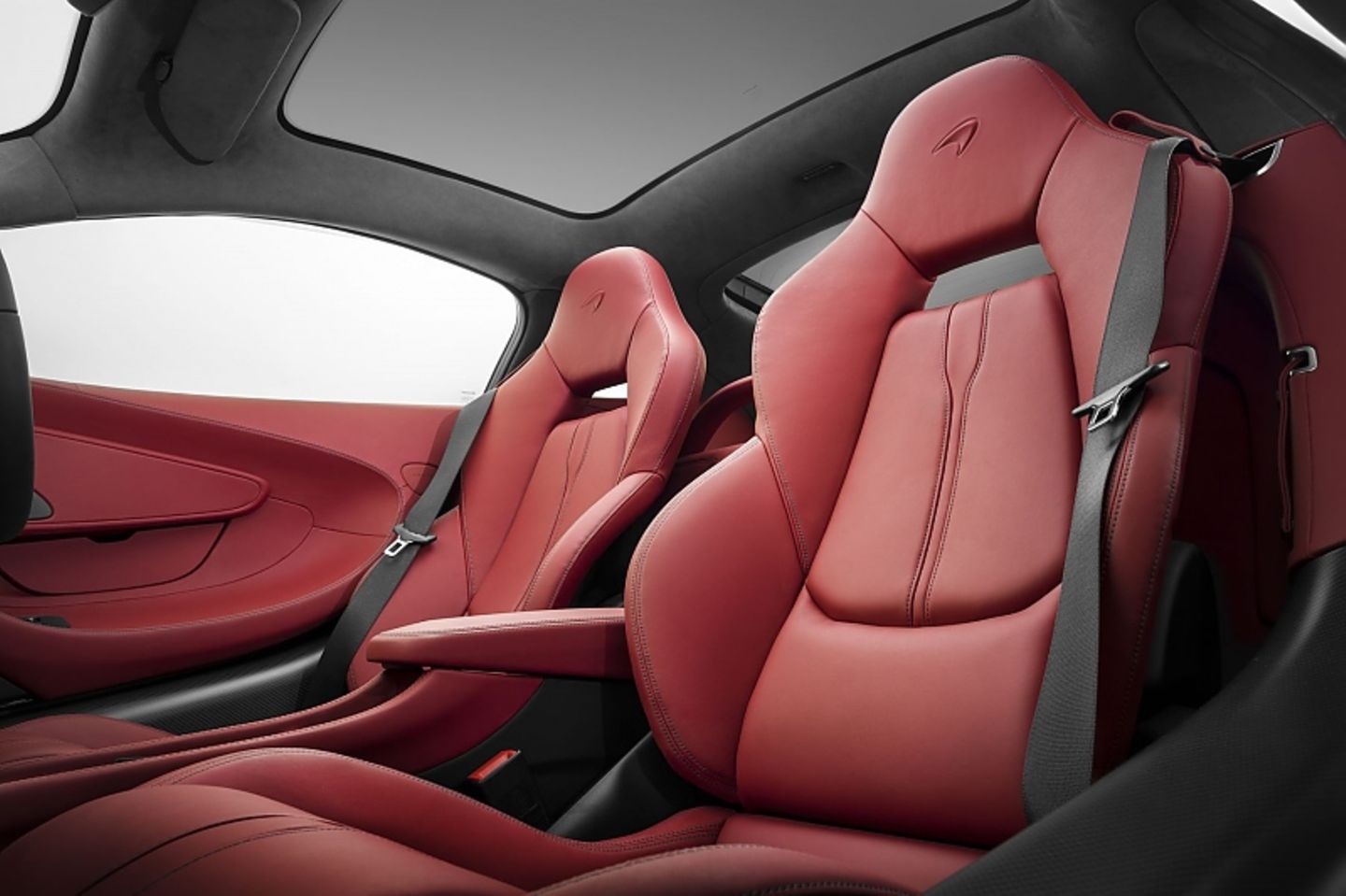 Die Sitze des McLaren 570GT bieten einen hervorragenden Seitenhalt.