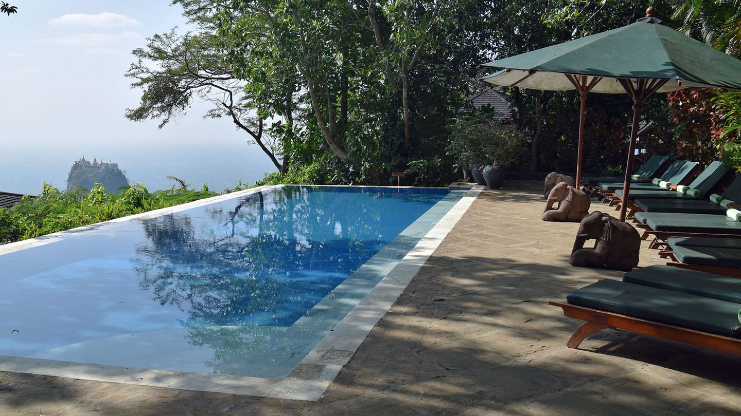 Der Pool des Mount Popa Resort