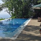 Der Pool des Mount Popa Resort