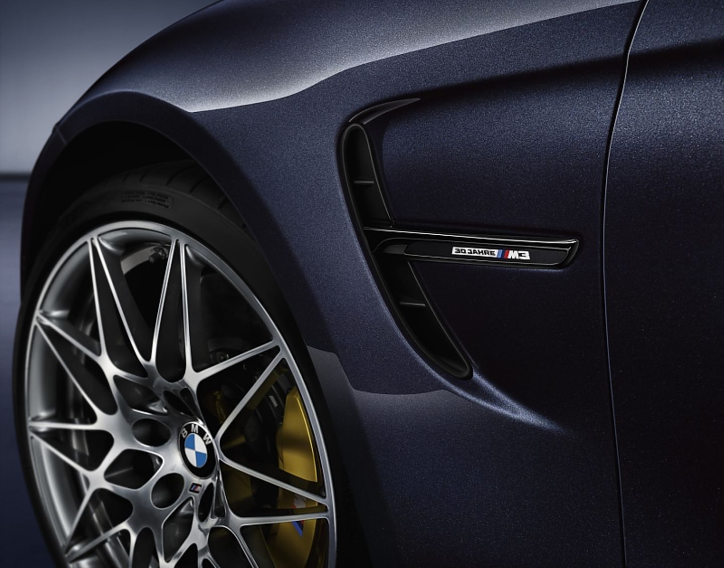 BMW M3 30 Jahre - rollt auf 20-Zöllern