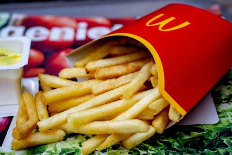 McDonald's: Mitarbeiter essen für acht Euro?