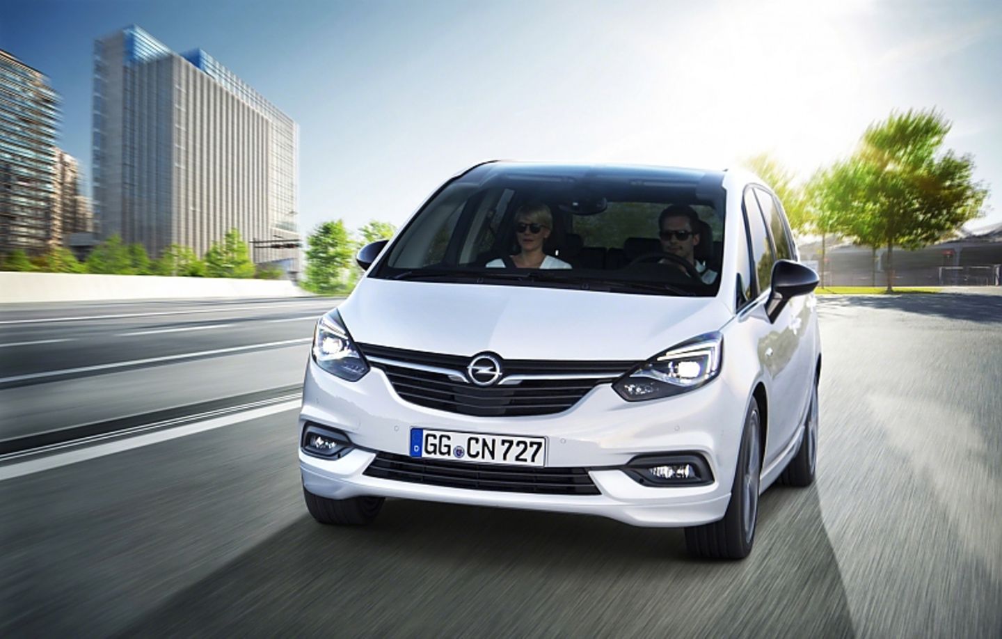 Opel Zafira 2016 - optisch leicht verändert