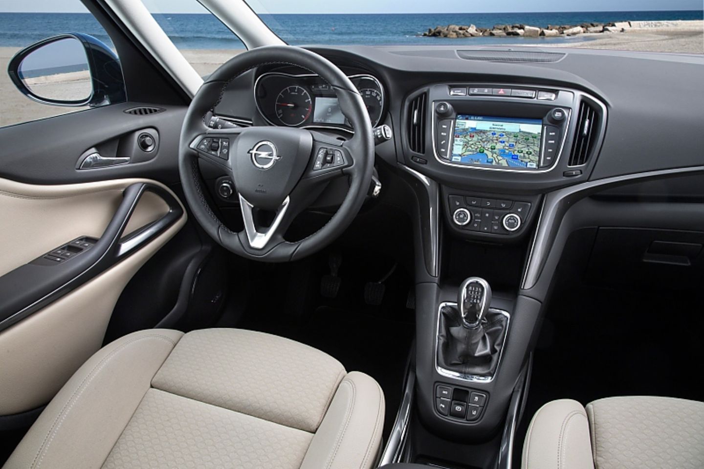 Opel Zafira 2016 - zudem gibt es einen neues Armaturenbrett