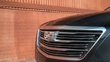 Der mächtige Kühlergrill des Cadillac CT6 3.6 AWD