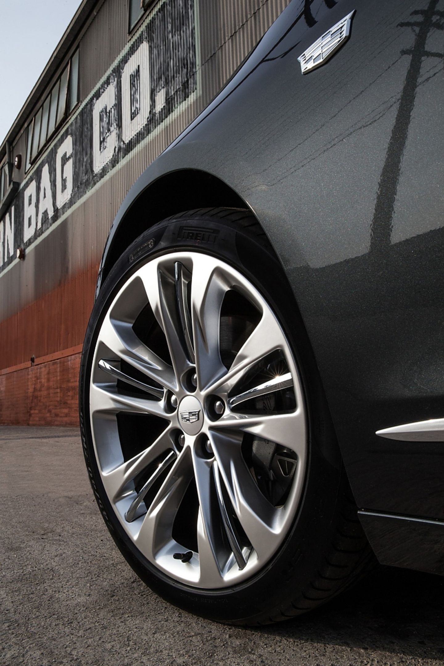 Cadillac CT6 3.6 AWD - rollt auf Wunsch auf 20-Zöllern
