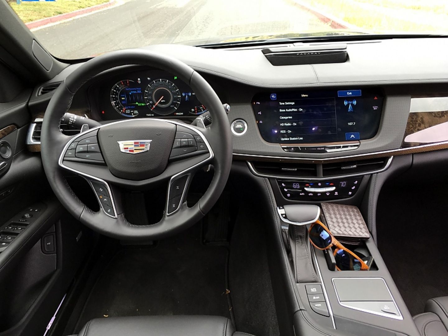 Das Cockpit des Cadillac CT6 3.6 AWD