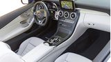 Typisches Mercedes-Cockpit