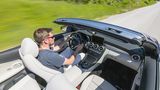 Nach 5,2 Sekunden erreicht das Mercedes C400 4Matic Cabriolet Tempo 100 km/h