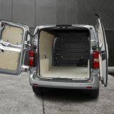 Weit aufschwingende Heckklappen beim Peugeot Expert