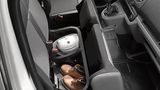 Ablagen unter den Sitzen im Citroen Jumpy