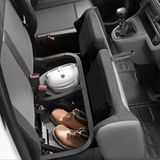 Ablagen unter den Sitzen im Citroen Jumpy