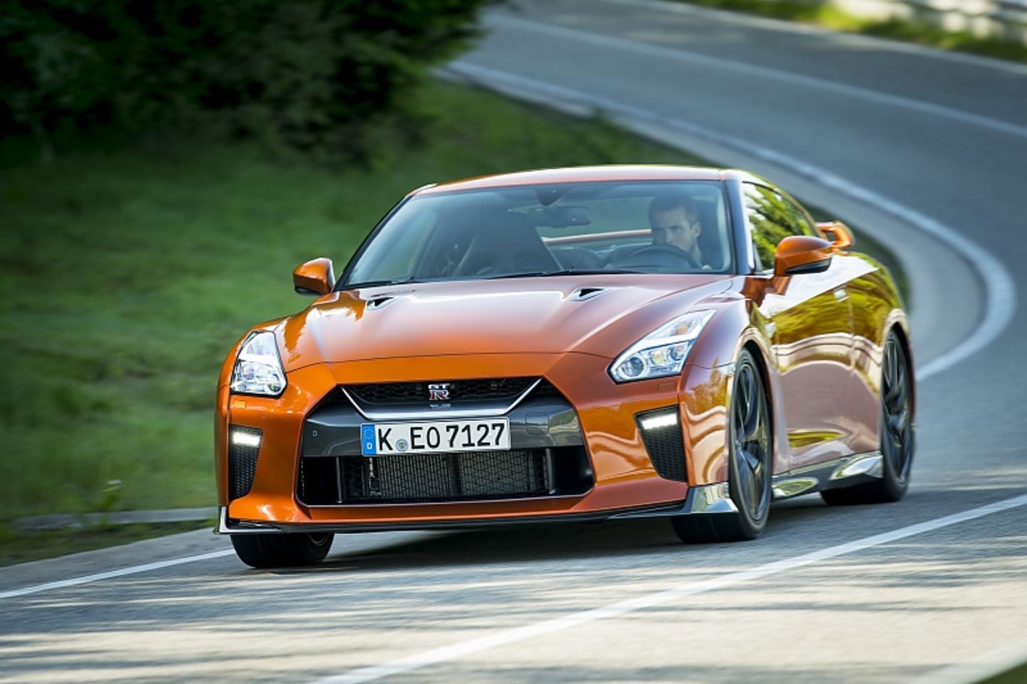 Der Nissan GT R MJ 2017 kann aber auch kommod