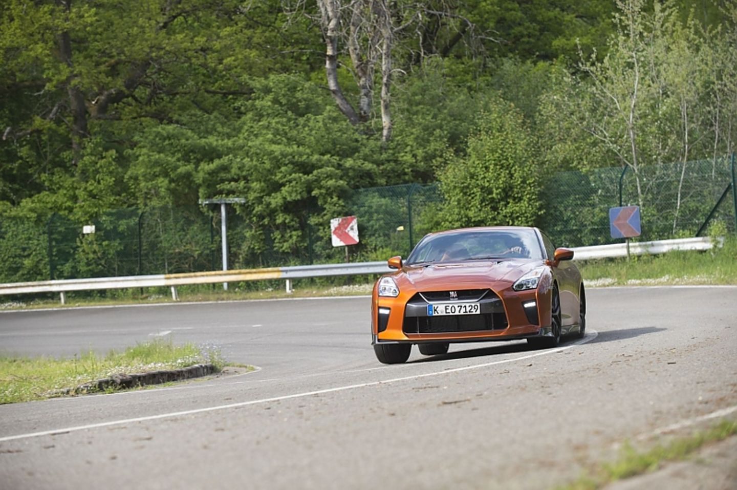 Die Kurvengier des Nissan GT R MJ 2017 ist beeindruckend