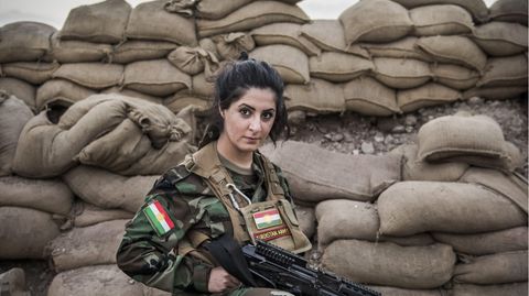 Freiwillige Kämpferinnen sind die Aushängeschilder der kurdischen Kämpfer.