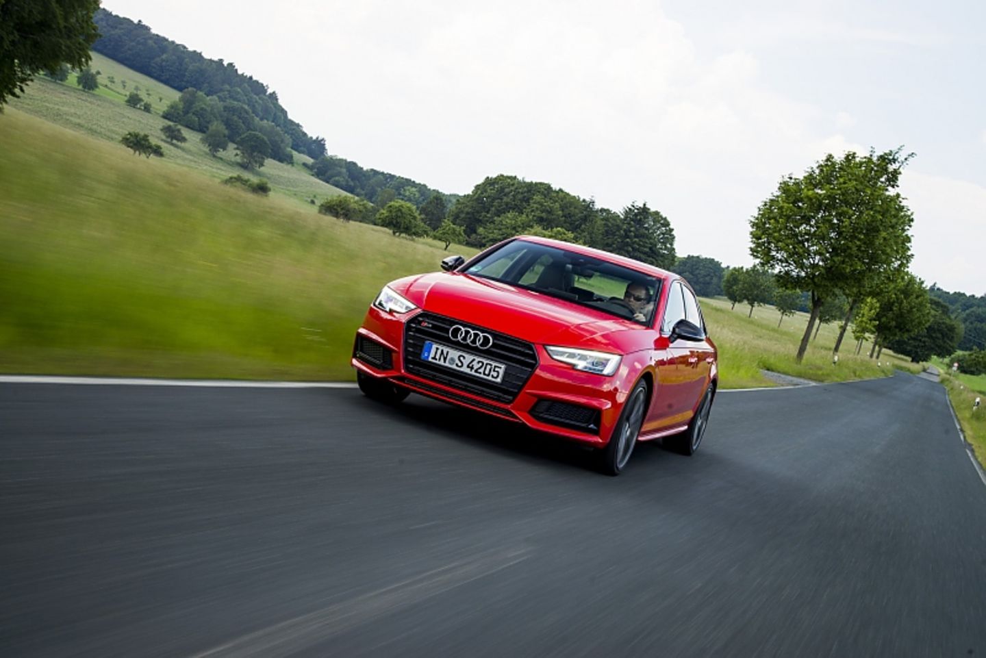 Audi S4 - immer mit Achtgang-Automatik und Allradantrieb
