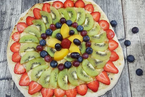 Dessertklassiker: Farbenfroher Hingucker - Fruchtige Pizza als tolles Dessert