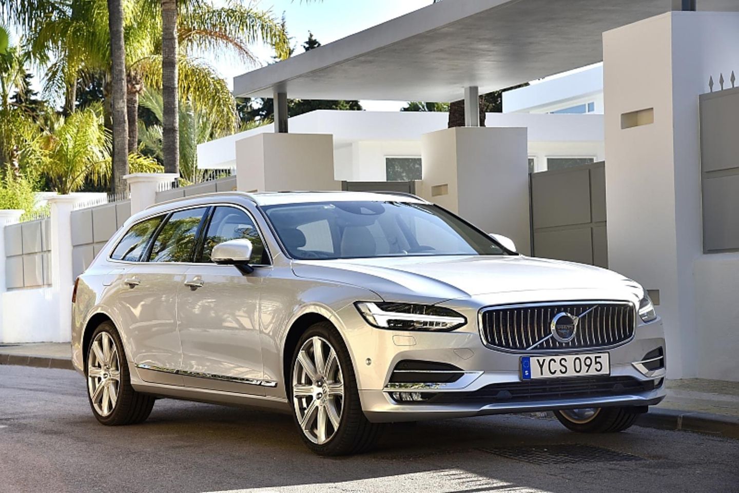 Volvo V90
