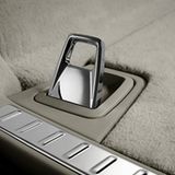 Ösen helfen im Volvo V90 beim Verzurren der Ladung