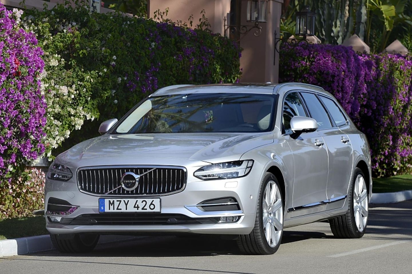 Volvo V90
