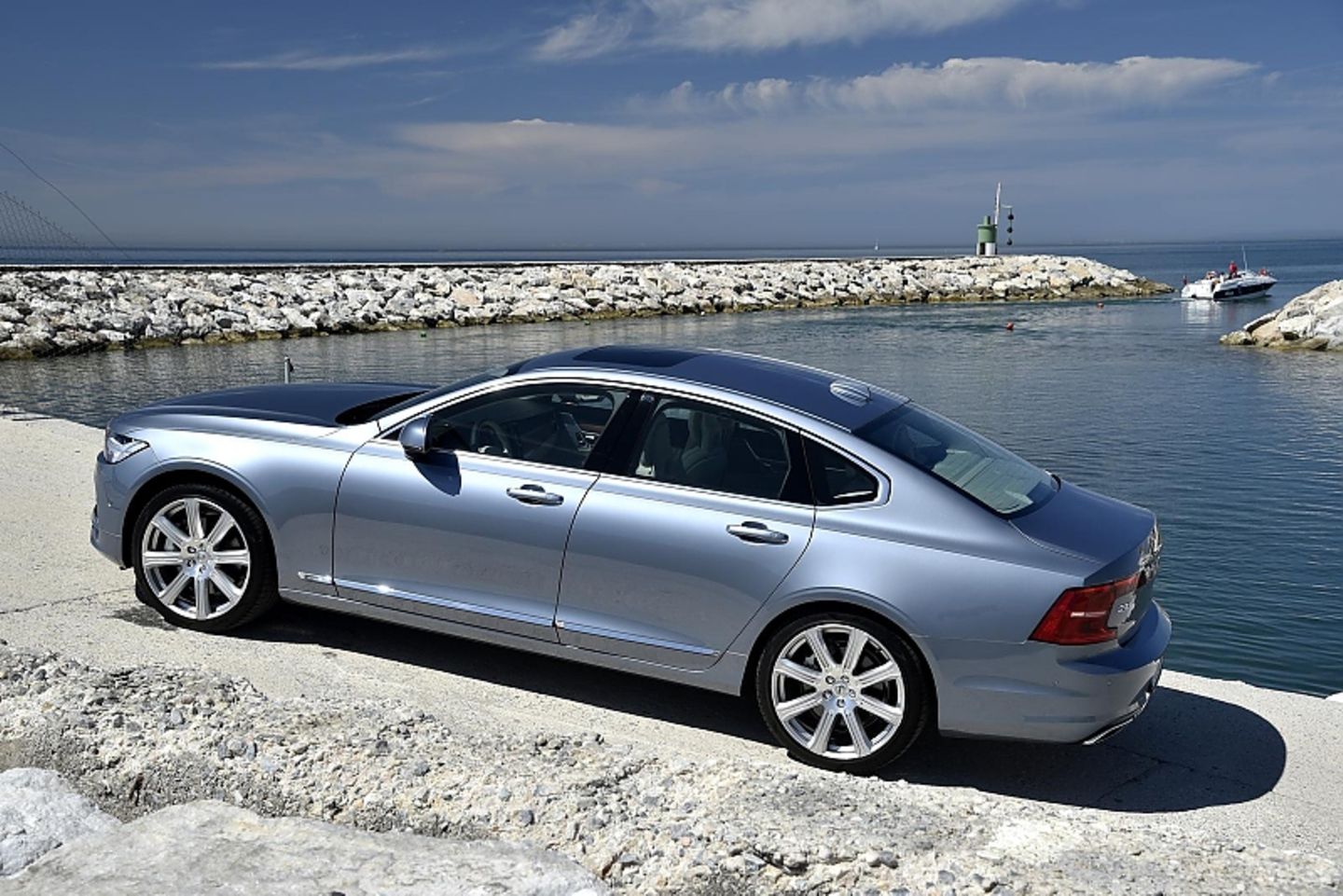 Volvo S90