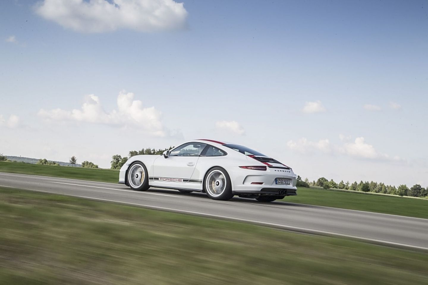 Der Porsche 911 R hat 500 PS