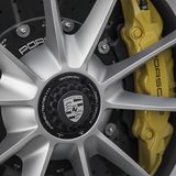 Die Keramik-Bremse ist serienmäßig