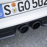 Die Auspuffrohre sind mittig