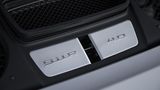 Der Motor hat einen Hubraum von vier Litern