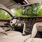 Das Cockpit des Bentley Mulsanne EWB