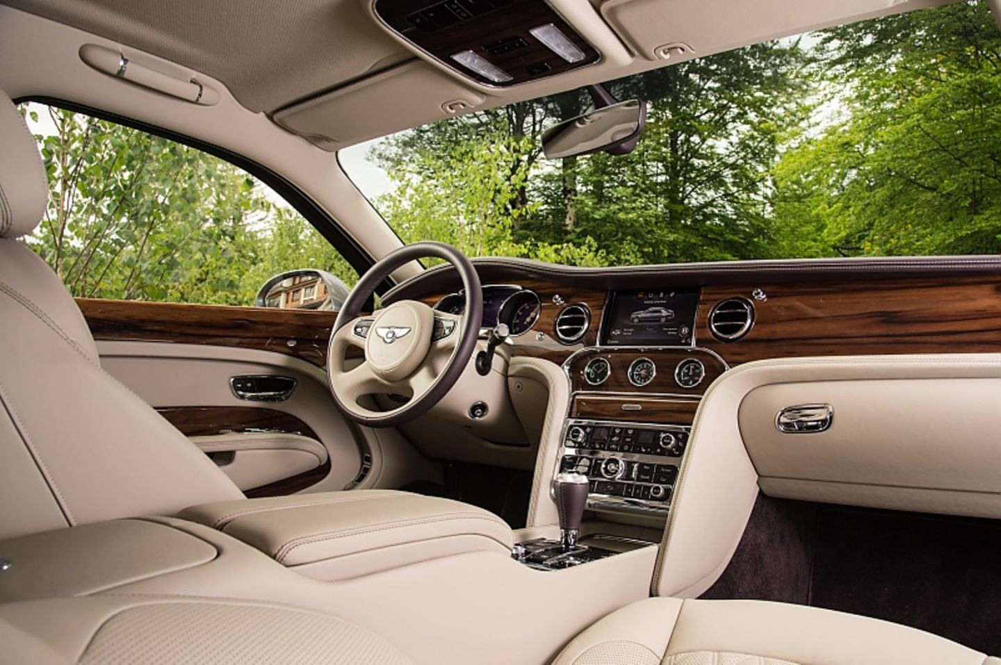 Das Cockpit des Bentley Mulsanne EWB