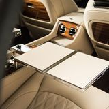 Bentley Mulsanne EWB - mit ausklappbaren Tischen