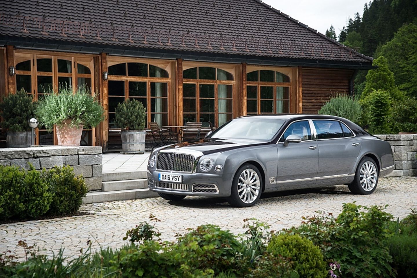Bentley Mulsanne EWB - ein spektakulärer Auftritt