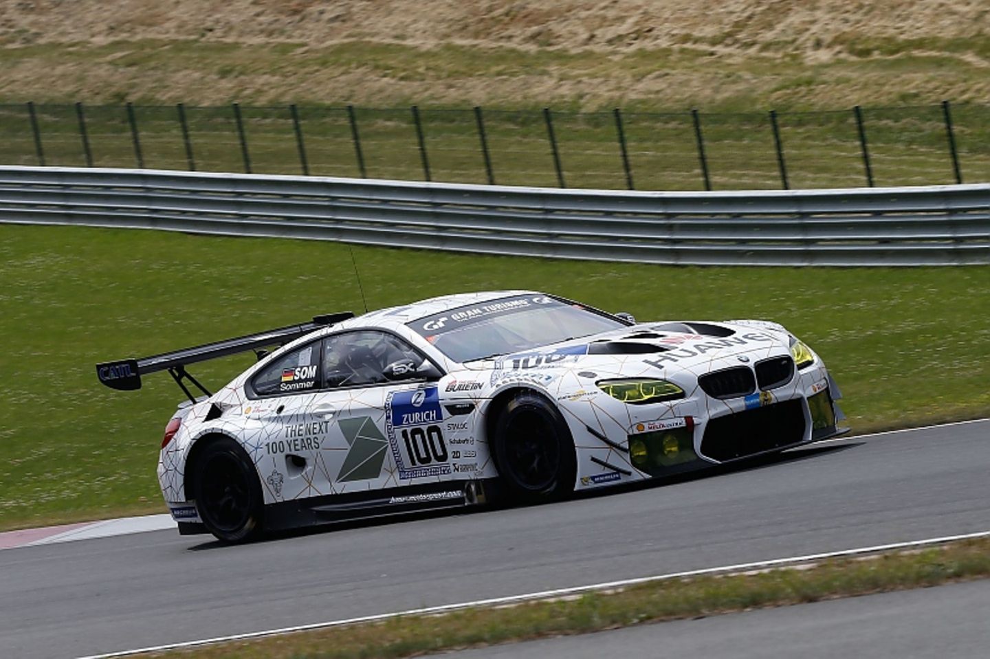 Der Motor des BMW M6 GT3 basiert auf dem S63-Serienmotor.