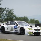 Weniger als 1.300 Kilogramm bringt er ohne Fahrer auf die Waage.