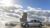 Der Mercedes-Benz E 350 d ist 250 km/h schnell.