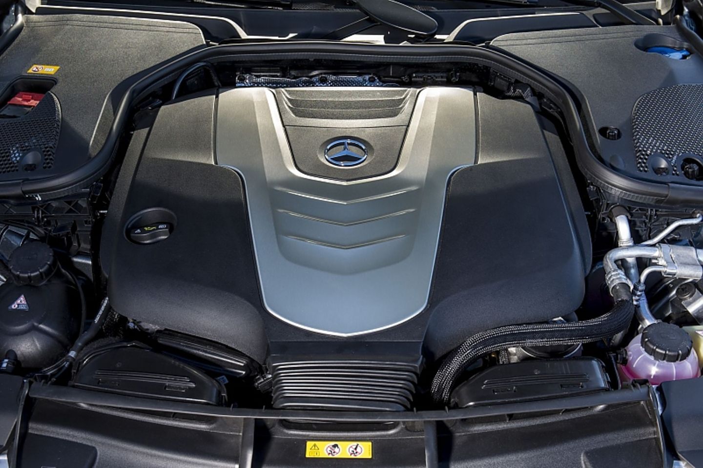 Das V6-Dieselaggregat des Mercedes-Benz E 350 d .