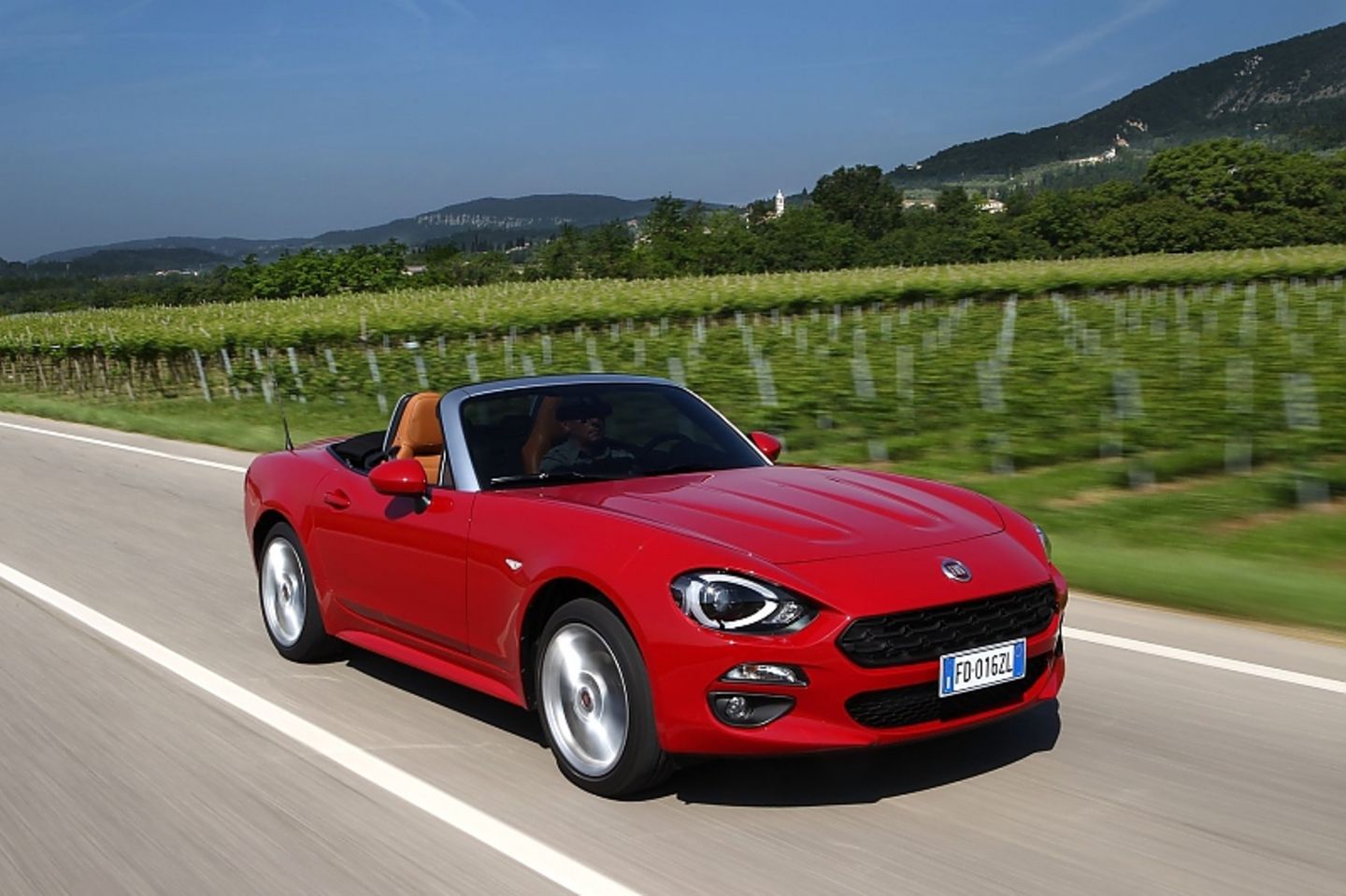 Der Fiat 124 Spider hat 140 PS Der Fiat 124 Spider hat 140 PS