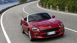 Der Fiat 124 Spider liegt gut in der Hand