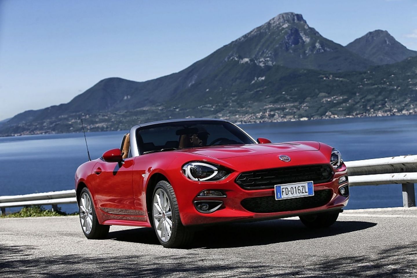 Der Fiat 124 Spider steht ab Ende Juni beim Händler