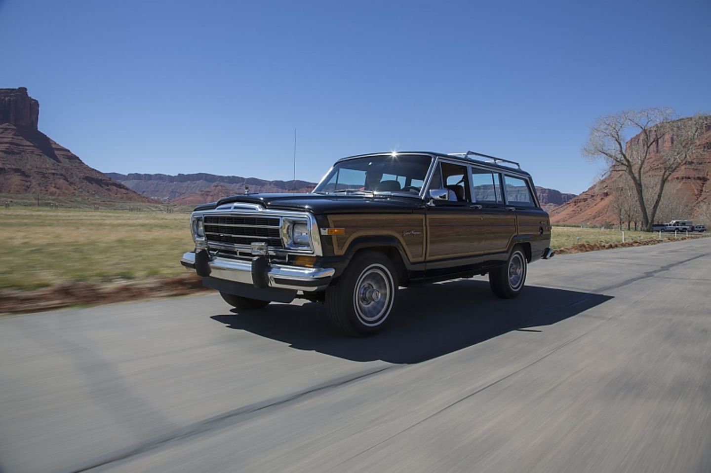 Der Jeep Grand Wagoneer fährt sich auch heute noch entspannt