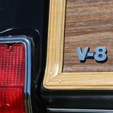 Der SUV-Dinosaurier entschleunigt mit jedem Takt seines 5,9-Liter-V8-Motors